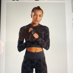 GYMSHARK Camo Long Seamless Long Sleeve Crop Top